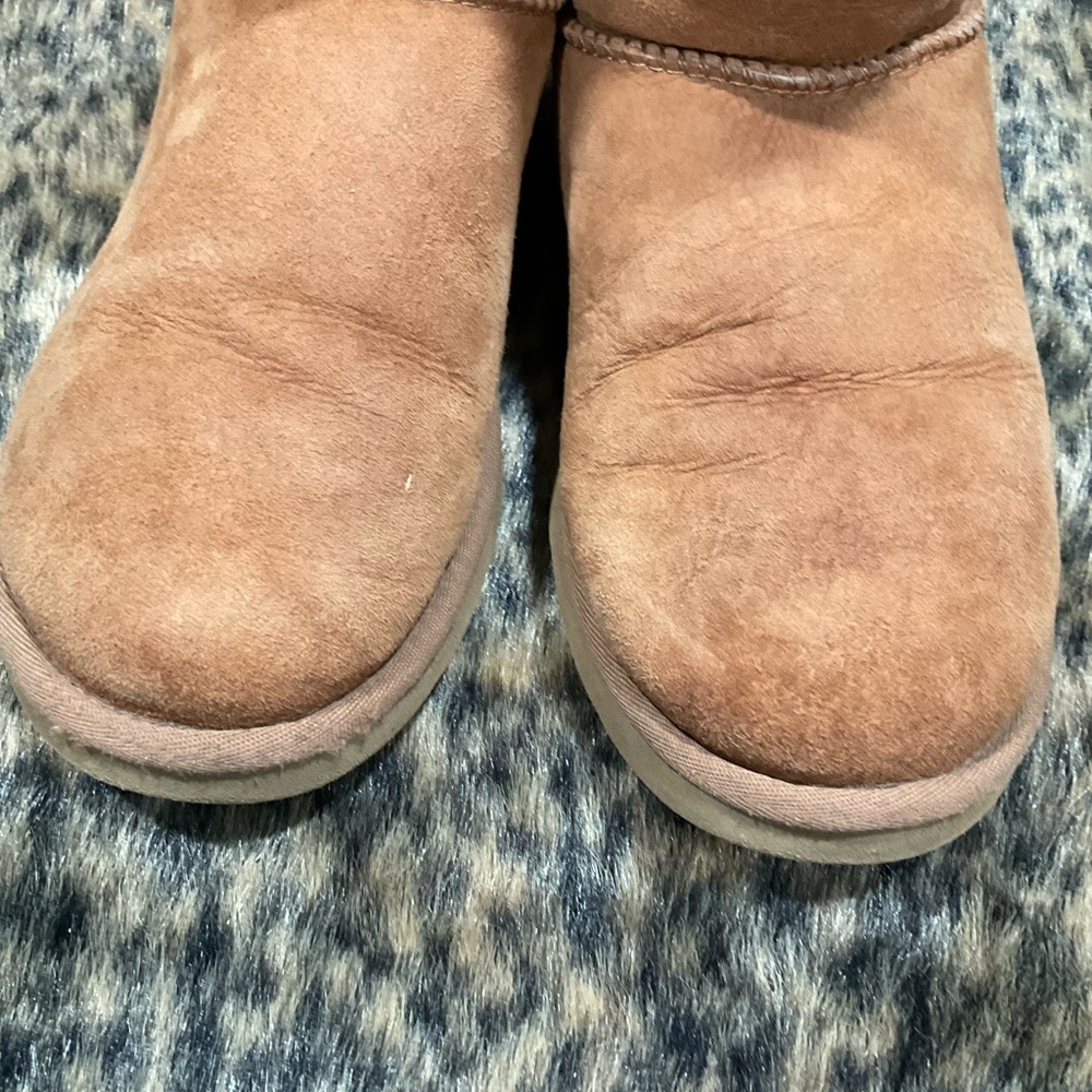 UGG BAILEY BUTTON MINI BOOTS - Picture 5 of 10